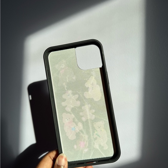 Bear-y Cute iPhone 14 Plus Wildflower Case - Picture 3 of 3